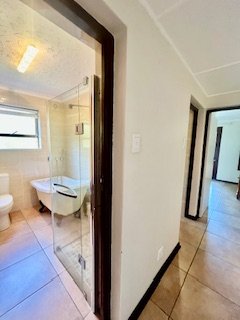 4 Bedroom Property for Sale in Outeniqua Strand Western Cape